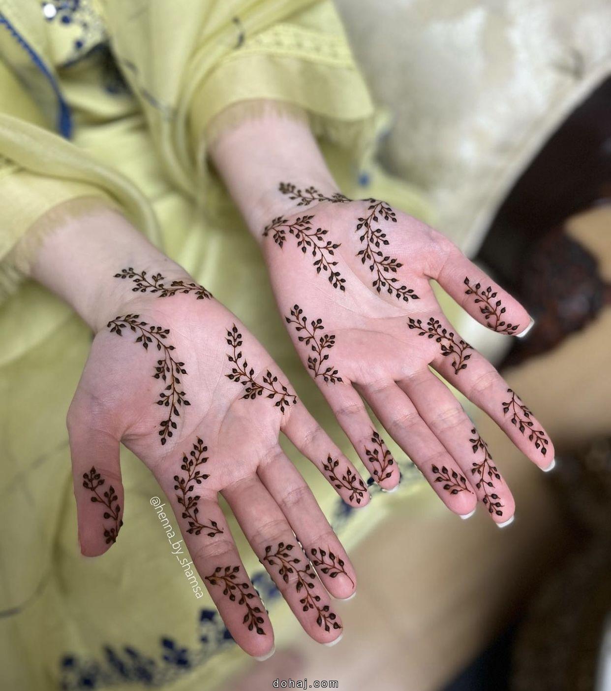 Mehndi In Circle Design