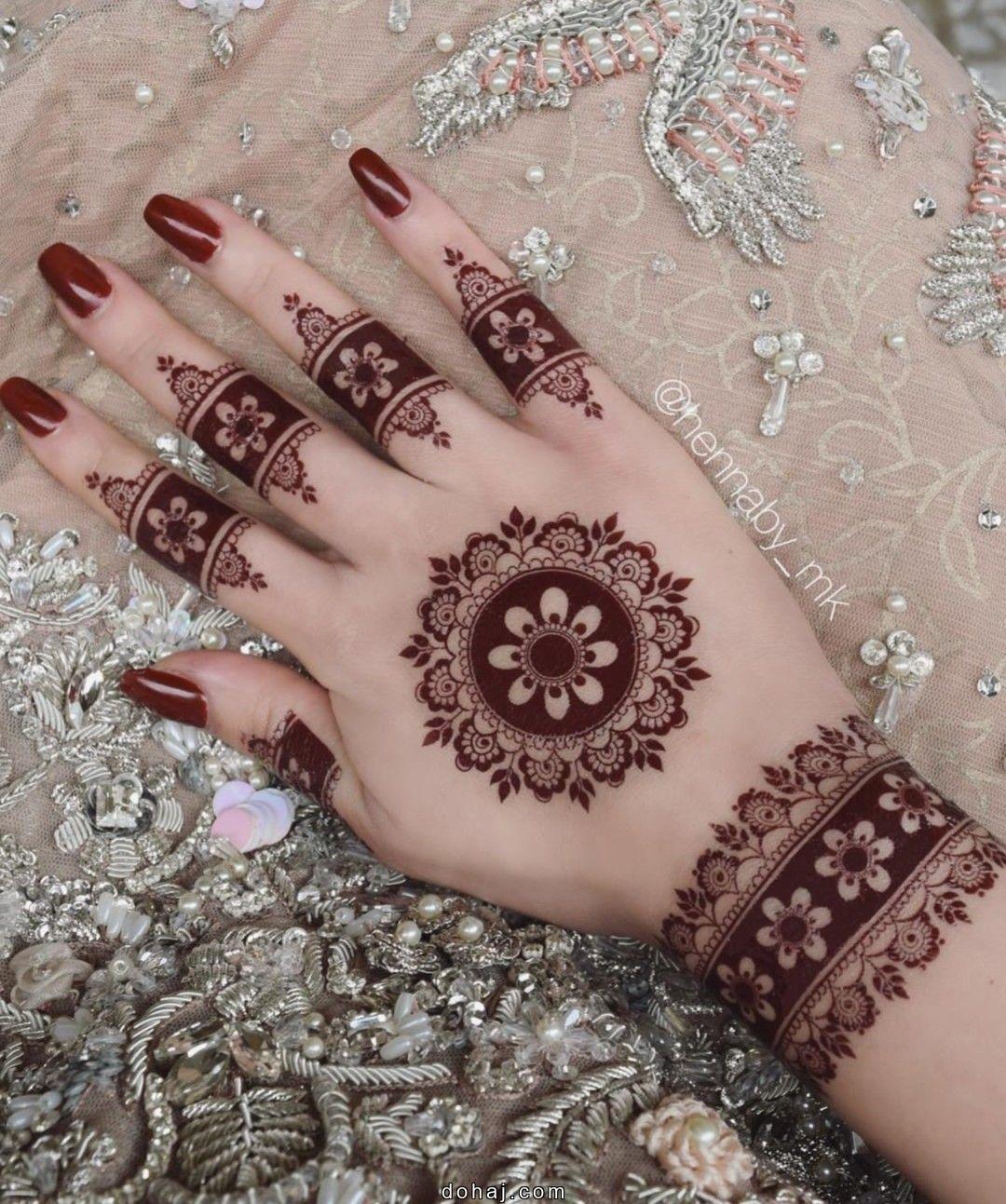 Minimal Palm Mehndi Design