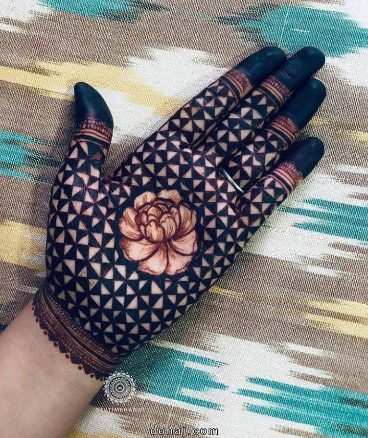 Pakistani Circle Mehndi Design