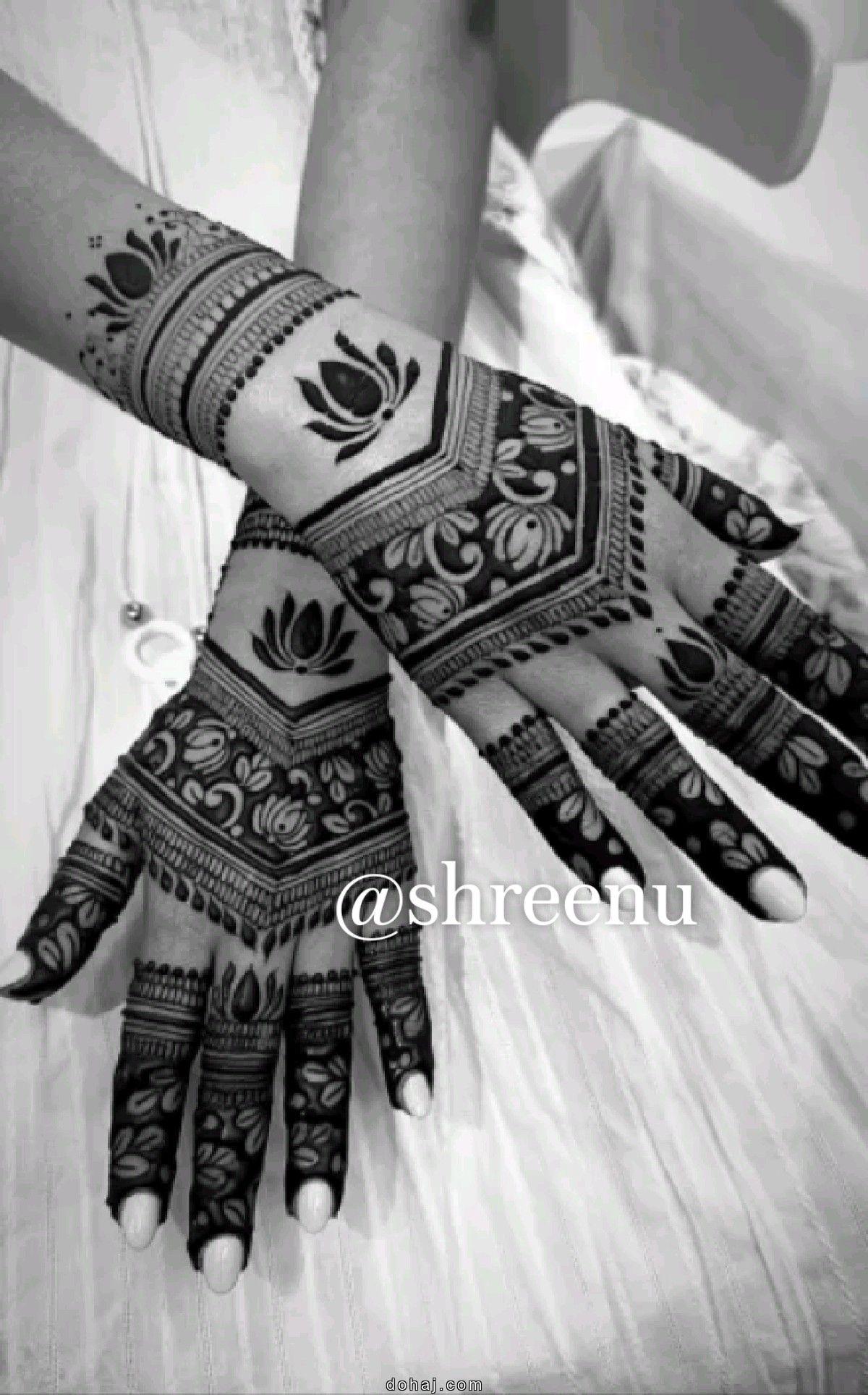 Palm Aesthetic Mehndi Design