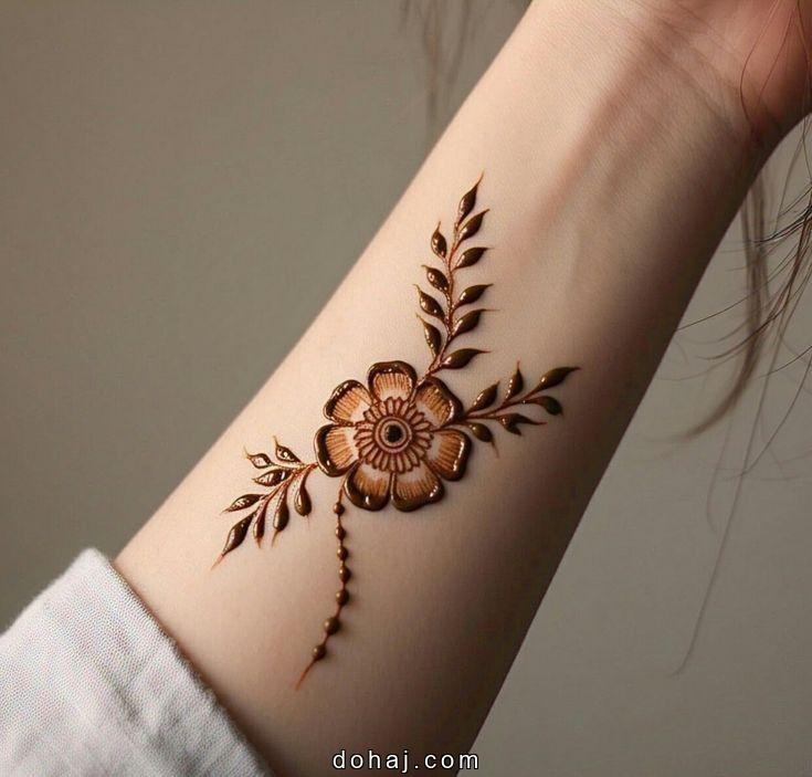 Short Flower Mehndi Design