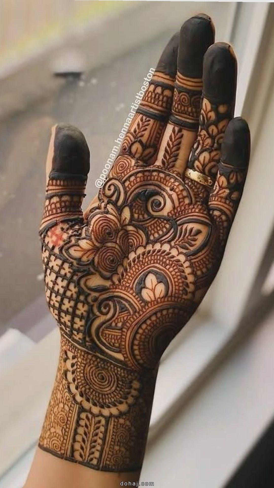 Simple Mehndi Design In Palm