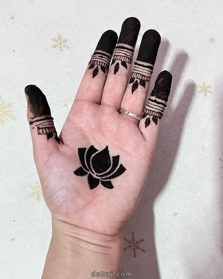 Simple Royal Front Hand Mehndi Design For Girl