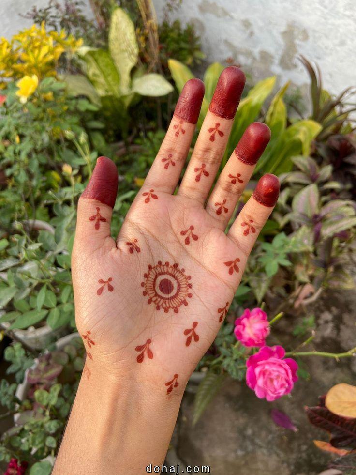 Simple Unique Mehndi Design Front Hand