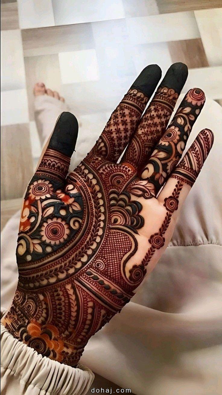 Small Mehndi Design Simple Front Hand