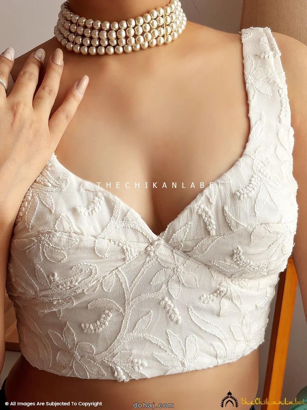 Stylish Black Sleeveless Blouse Design