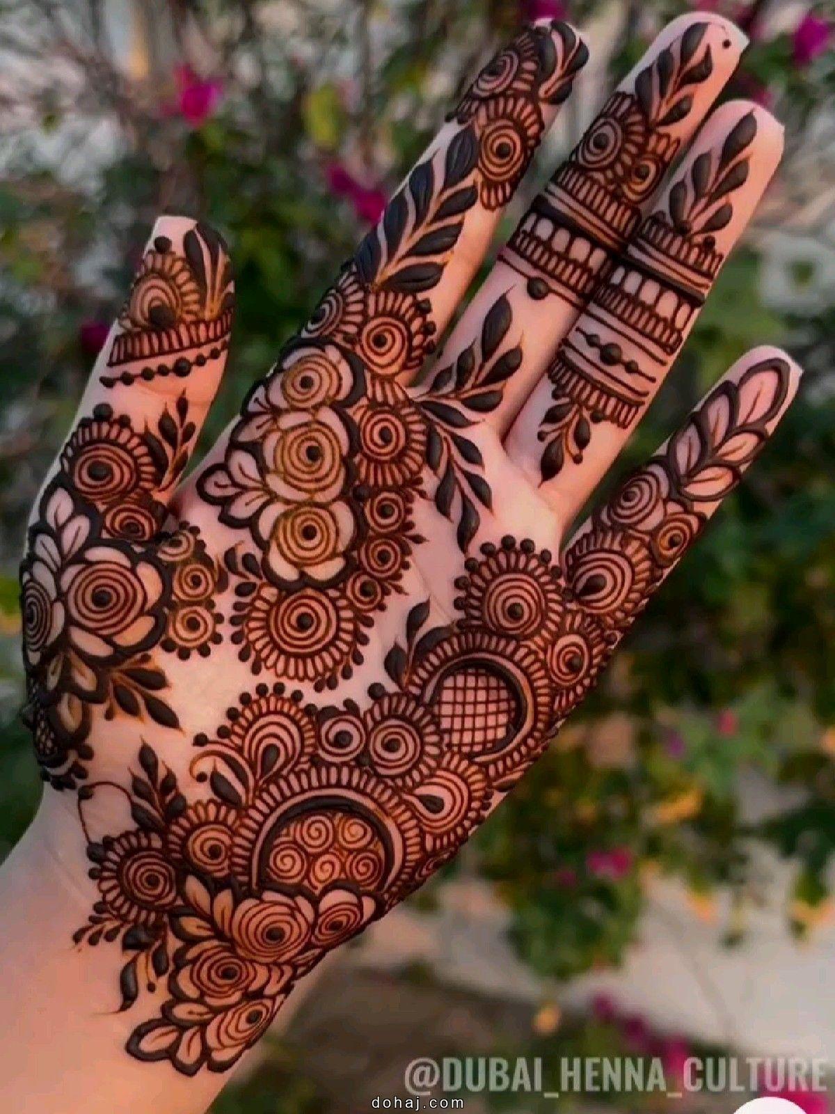 Stylish Easy Front Hand Simple Mehndi Design.