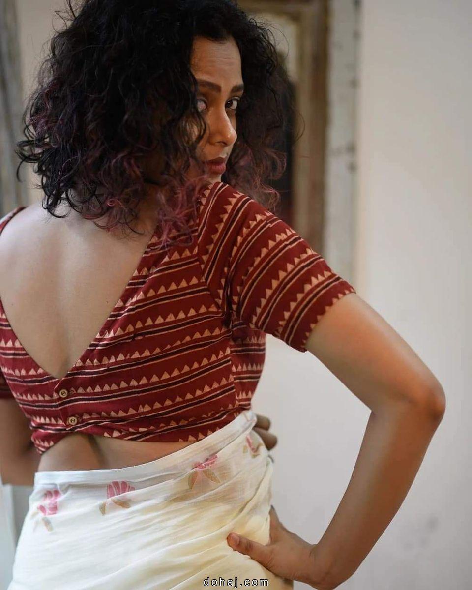 Wine Colour Saree With Contrast Blouse